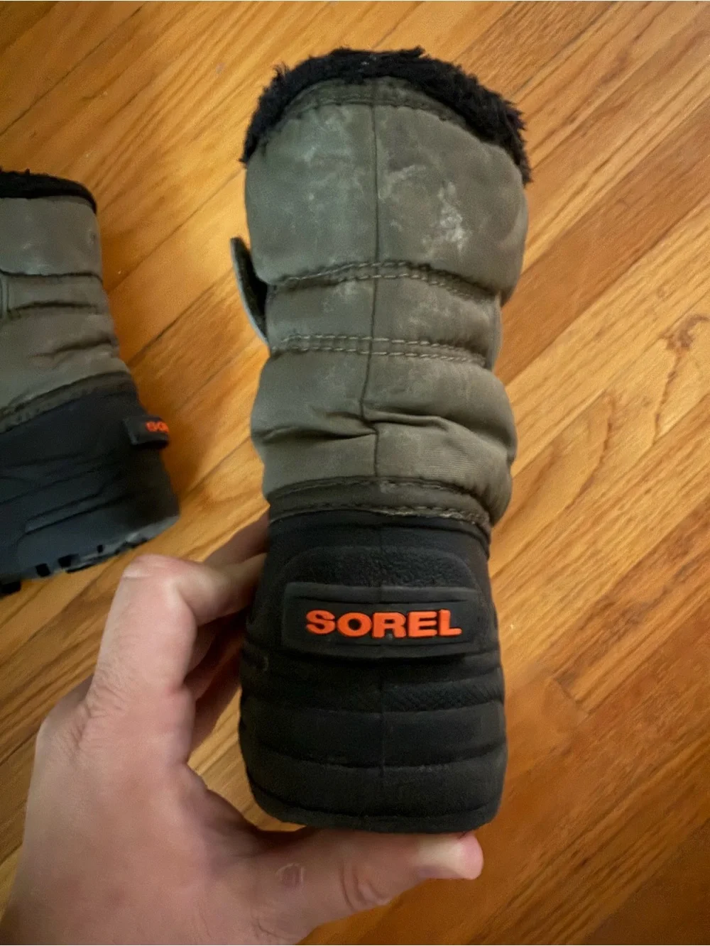 Sorel Kids snow commander winter boot size 13c
